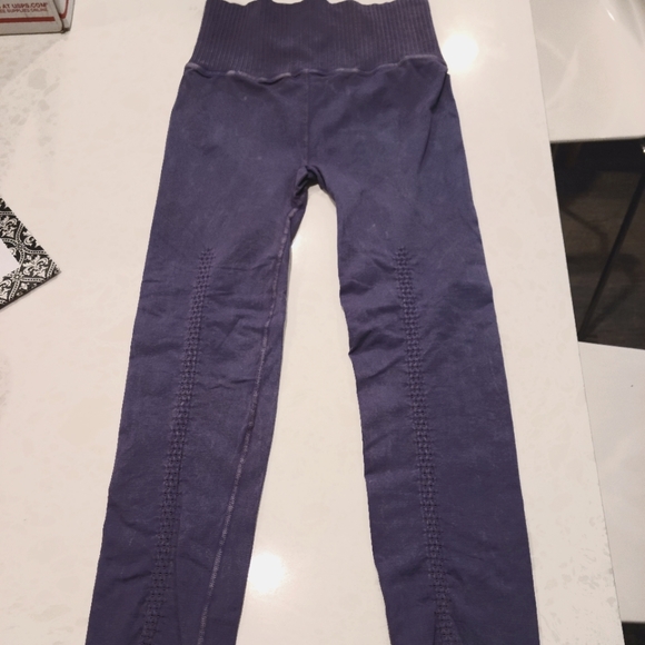 NEW Free People Movement Good Karma Leggings in Violet Medium/Large - Picture 4 of 10